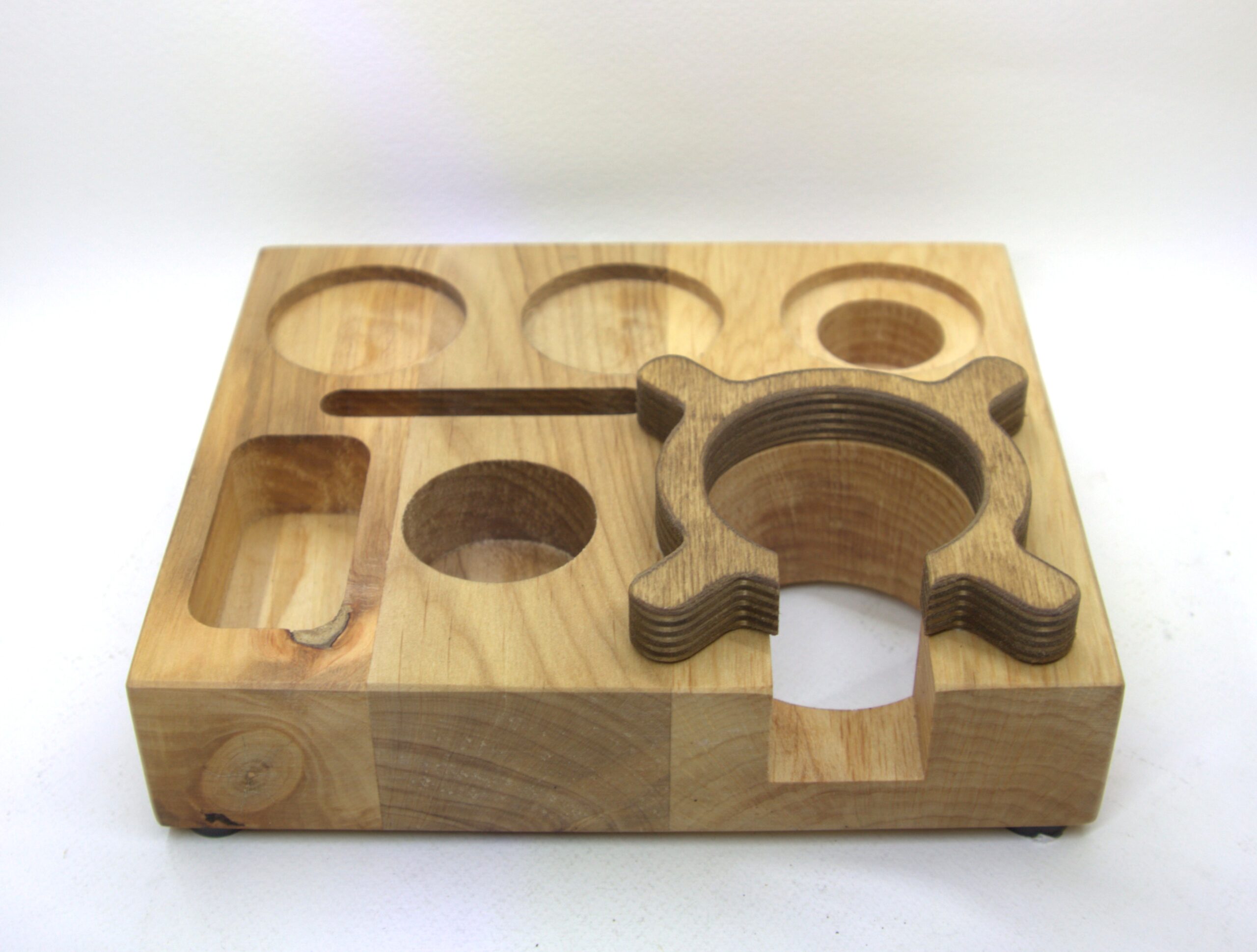 استند چوبی